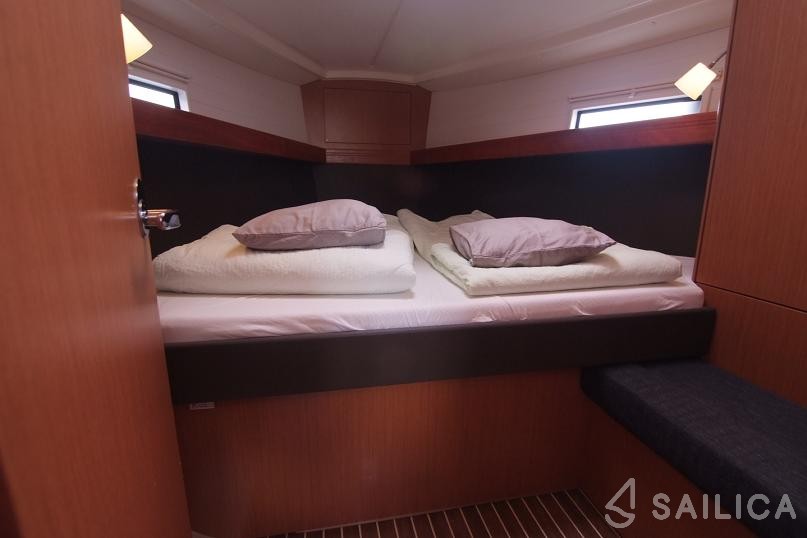 Bavaria 37 Cruiser - Yacht Charter Sailica