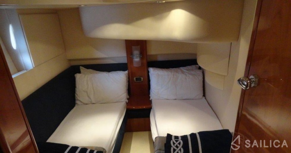 Azimut 42 - Yacht Charter Sailica