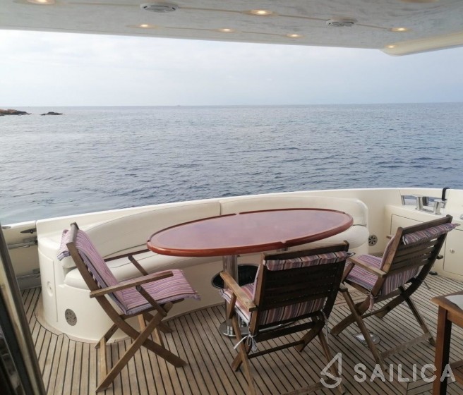 Azimut 68 - Yacht Charter Sailica