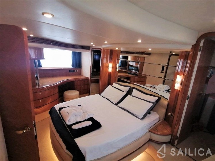 Azimut 68 - Yacht Charter Sailica