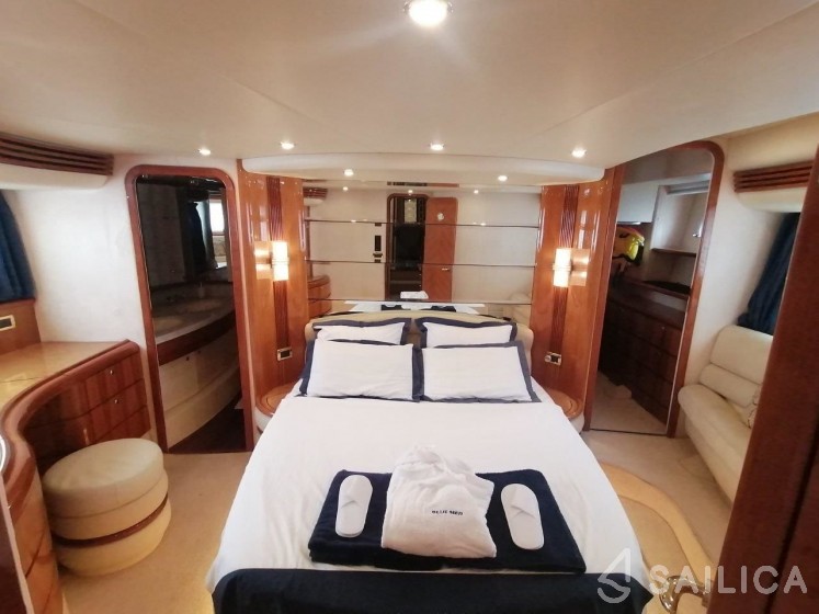 Azimut 68 - Yacht Charter Sailica