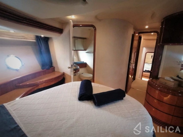 Azimut 68 - Yacht Charter Sailica