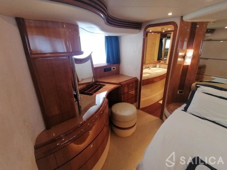 Azimut 68 - Yacht Charter Sailica
