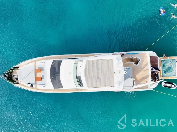 Azimut 85F - Yacht Charter Sailica