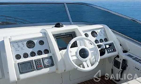 Azimut 85F - Yacht Charter Sailica