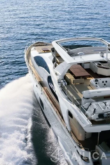 Azimut 85F - Yacht Charter Sailica