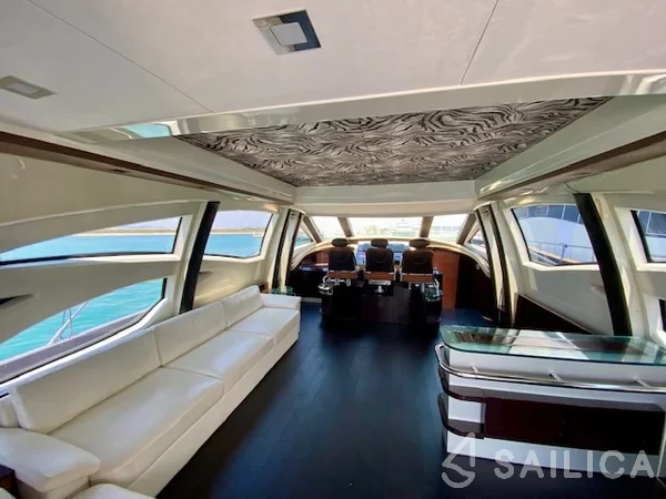 Azimut 86 - Yacht Charter Sailica