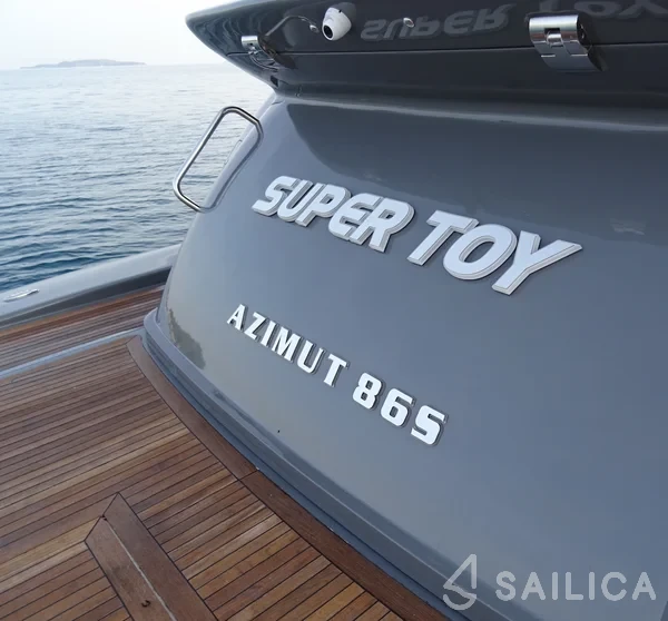 Azimut 86 - Yacht Charter Sailica