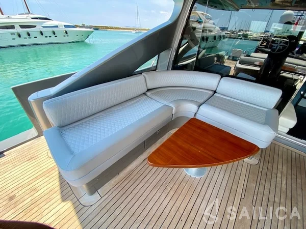 Azimut 86 - Yacht Charter Sailica
