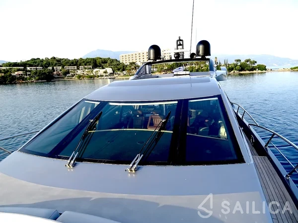 Azimut 86 - Yacht Charter Sailica