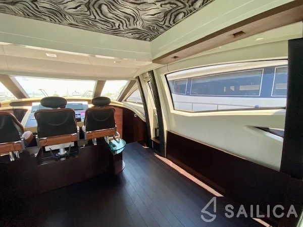 Azimut 86 - Yacht Charter Sailica