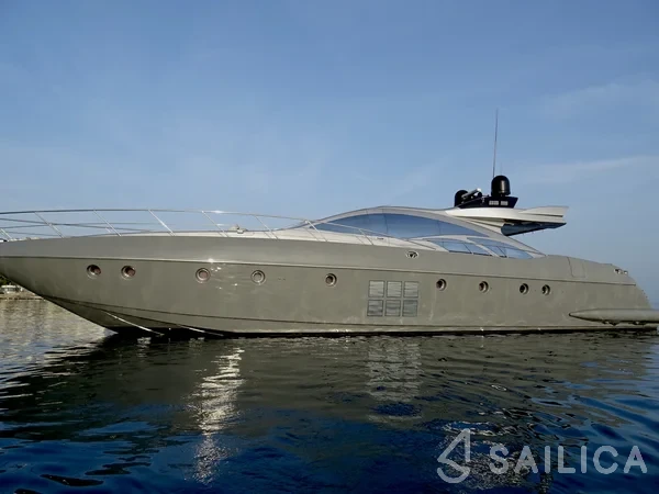 Azimut 86 - Yacht Charter Sailica