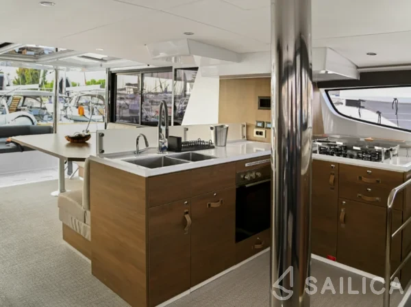 Bali 4.6 - Yacht Charter Sailica