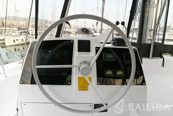 Bali 4.6 - Yacht Charter Sailica