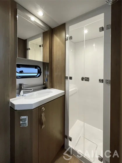 Bali 4.6 - Yacht Charter Sailica