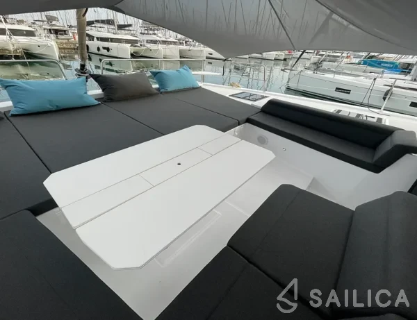 Bali 4.6 - Yacht Charter Sailica