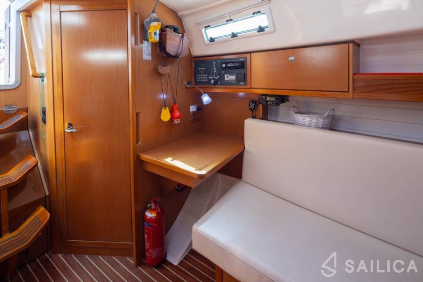 Bavaria 32 Cruiser - Yacht Charter Sailica
