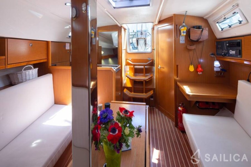 Bavaria 32 Cruiser - Yacht Charter Sailica
