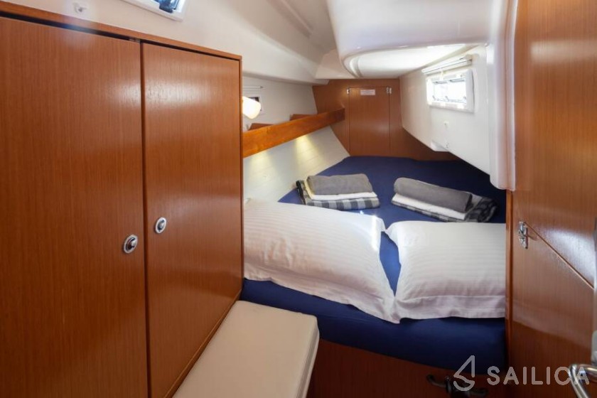 Bavaria 32 Cruiser - Yacht Charter Sailica