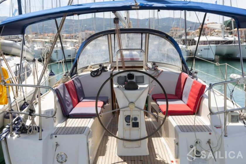 Bavaria 32 Cruiser - Yacht Charter Sailica
