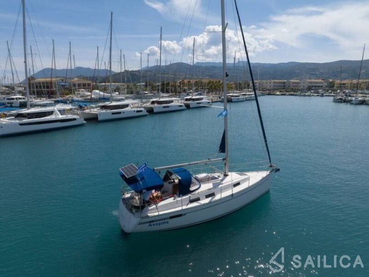 Bavaria 32 Cruiser - Yacht Charter Sailica