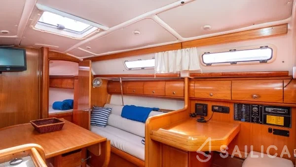 Bavaria 32 Cruiser - Yacht Charter Sailica