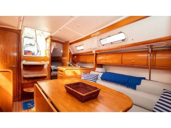 Bavaria 32 Cruiser - Yacht Charter Sailica