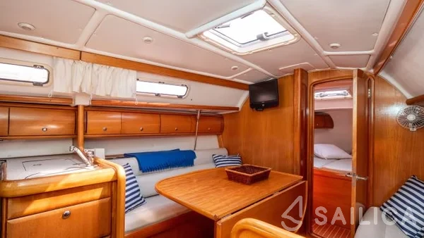 Bavaria 32 Cruiser - Yacht Charter Sailica
