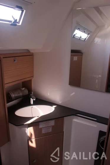 Bavaria 46 Cruiser - Yacht Charter Sailica