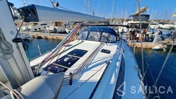 Bavaria 46 Cruiser - Yacht Charter Sailica