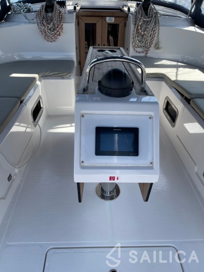 Bavaria Cruiser 46 - 4 cab. - Yacht Charter Sailica