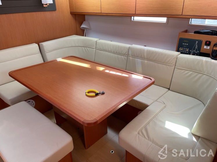 Bavaria Cruiser 46 - 4 cab. - Yacht Charter Sailica