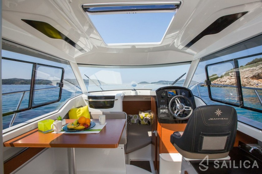 Merry Fisher 795 - Yacht Charter Sailica