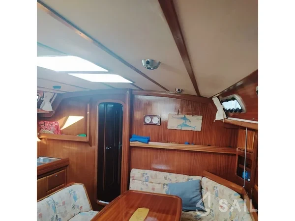 Bavaria 42 - Yacht Charter Sailica