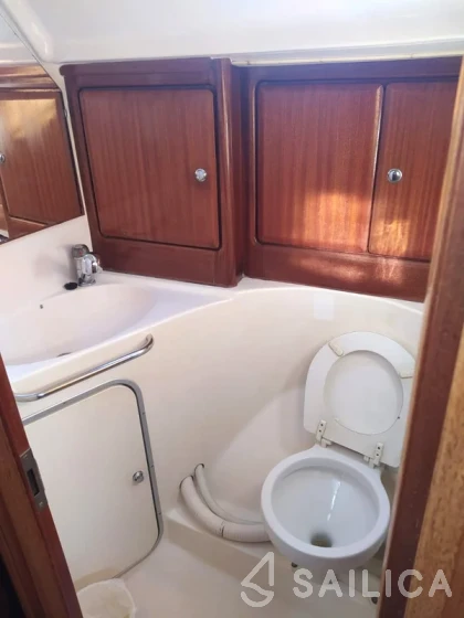Bavaria 42 - Yacht Charter Sailica