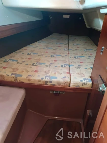 Bavaria 42 - Yacht Charter Sailica