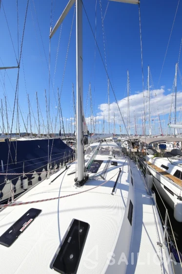 Bavaria 45 Cruiser - Yacht Charter Sailica