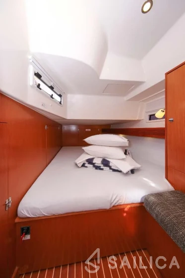 Bavaria 45 Cruiser - Yacht Charter Sailica