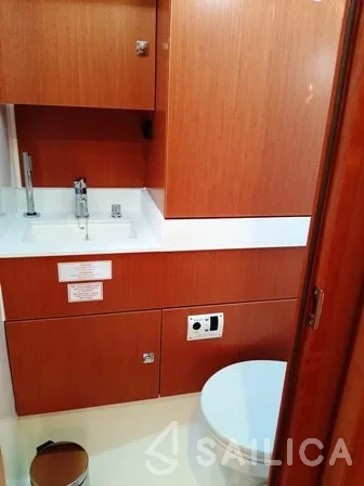 Bavaria C45 - Yacht Charter Sailica