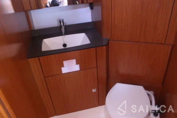 Bavaria 41 Cruiser - Yacht Charter Sailica