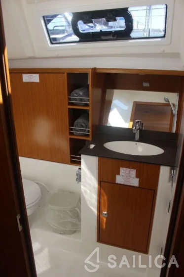 Bavaria 41 Cruiser - Yacht Charter Sailica