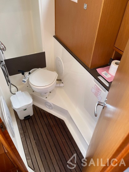 Bavaria 33 Cruiser - Yacht Charter Sailica