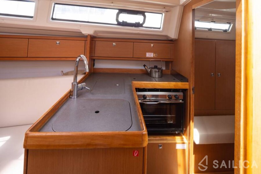 Bavaria 33 Cruiser - Yacht Charter Sailica