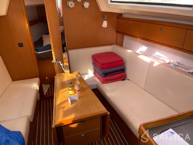 Bavaria 33 Cruiser - Yacht Charter Sailica