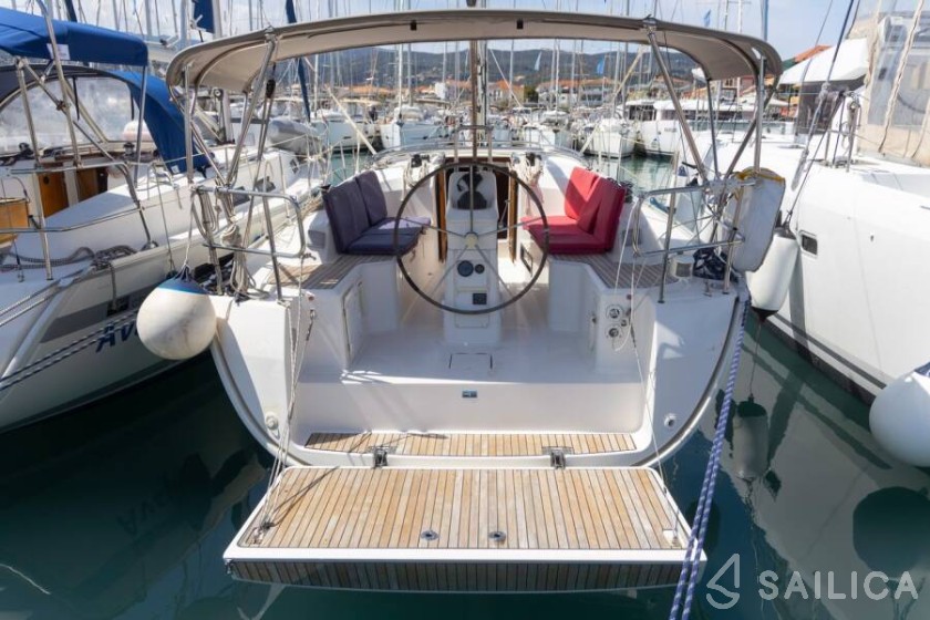 Bavaria 33 Cruiser - Yacht Charter Sailica