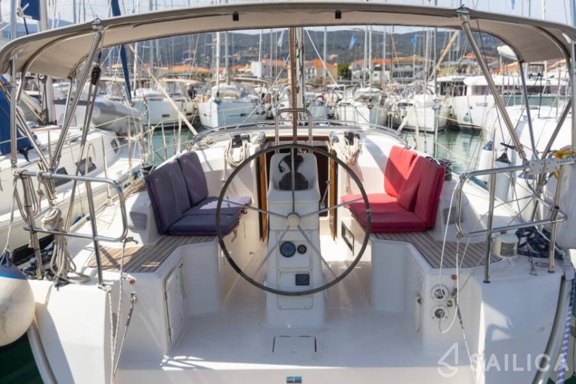 Bavaria 33 Cruiser - Yacht Charter Sailica