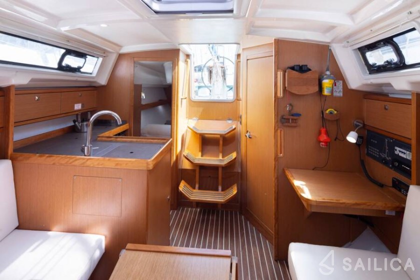 Bavaria 33 Cruiser - Yacht Charter Sailica