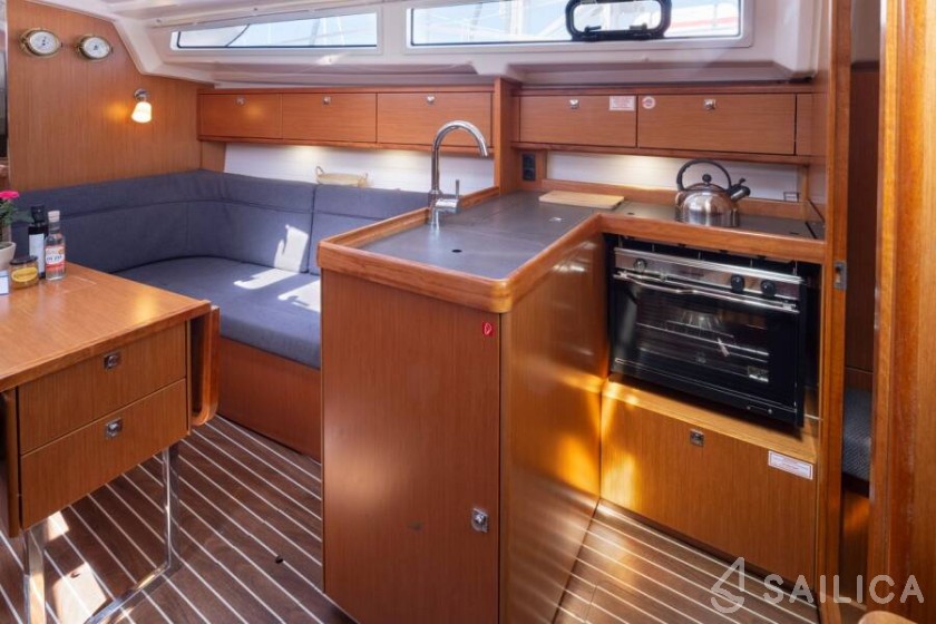 Bavaria 34 Cruiser - Yacht Charter Sailica