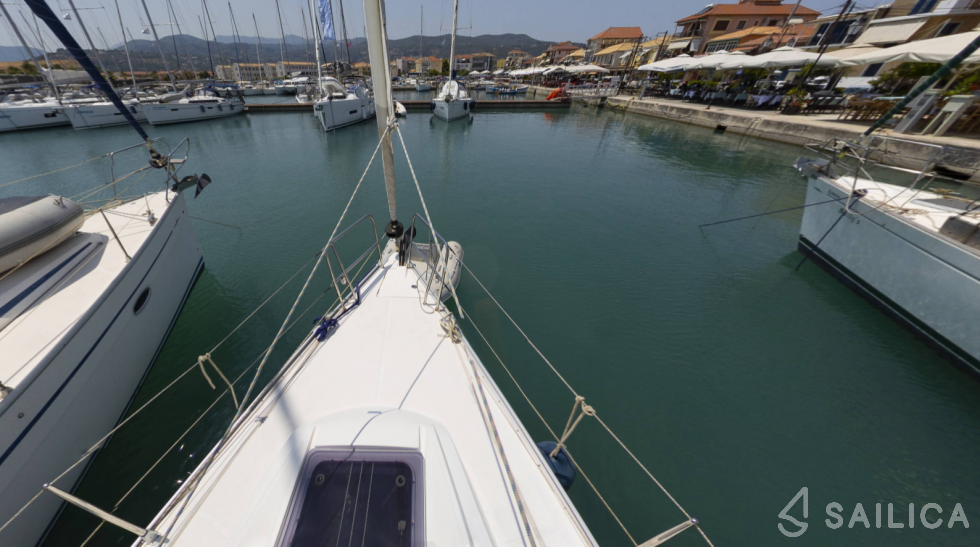 Bavaria 34 Cruiser - Yacht Charter Sailica