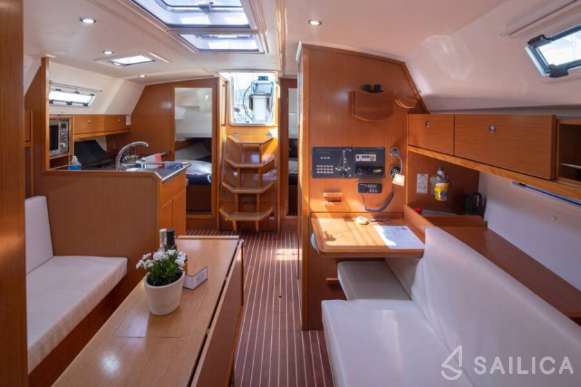 Bavaria 36 Cruiser - Yacht Charter Sailica